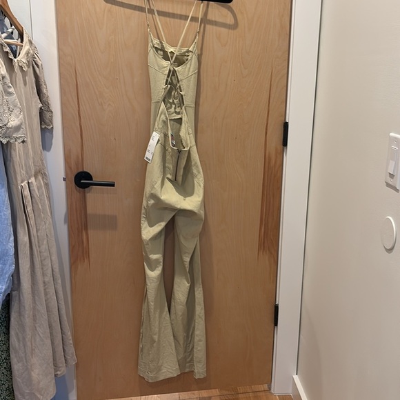 Urban Outfitters Jumpsuit Linen Blend Strappy Flare NWT Size Small - Picture 8 of 8